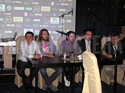 прес-конференція