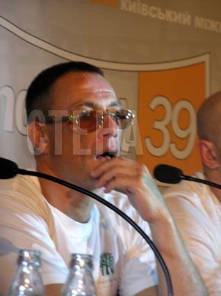 Жан Клод Ван Дам очима журналу "Стіна"